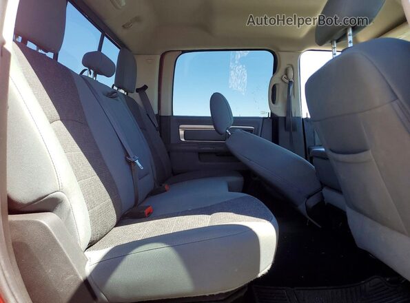 1C6RR7LTXKS708203 2019 RAM 1500 Red Vista de los asientos traseros
