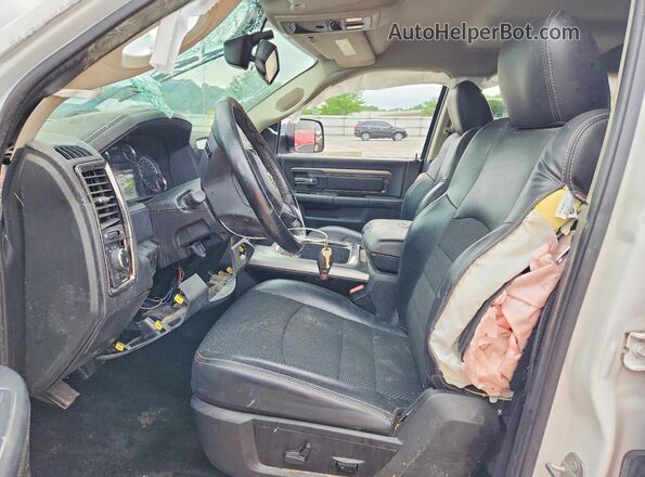 1C6RR7MT2GS287986 2016 RAM 1500 White Front interior view