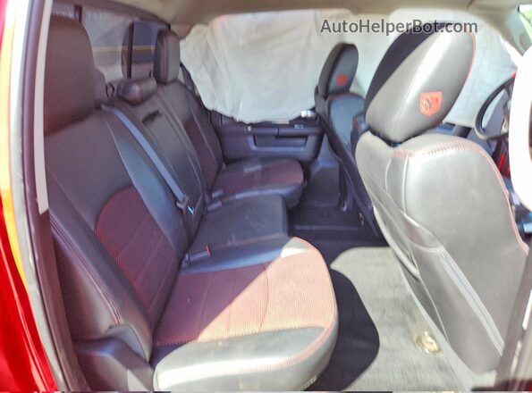 1C6RR7MT4GS251166 2016 RAM 1500 Red Vista de los asientos traseros