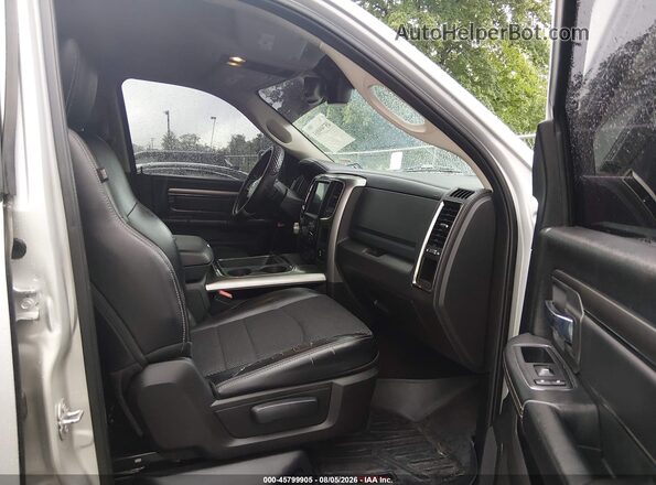 1C6RR7MT4HS811396 2017 RAM 1500 Silver წინა სალონის ხედი