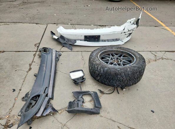 1C6RR7MT6JS256697 2018 RAM 1500 White Engine compartment view
