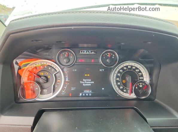 1C6RR7MT6JS256697 2018 RAM 1500 White Instrument cluster view