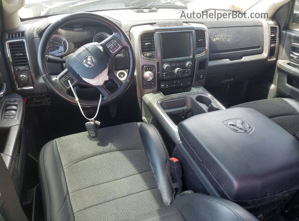 1C6RR7MTXHS775150 2017 RAM 1500 Silver Widok deski rozdzielczej