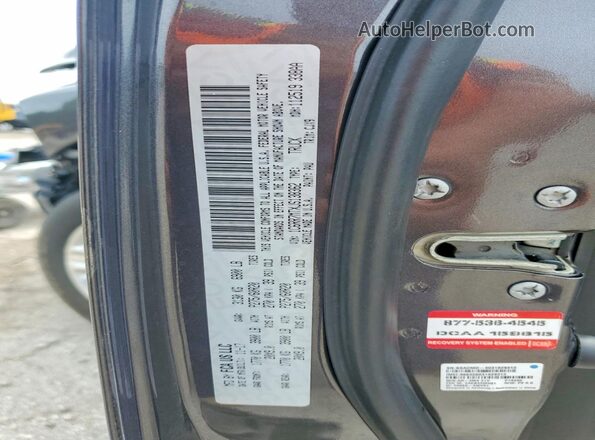 1C6RR7MTXJS138362 2018 RAM 1500 Charcoal Widok komory silnika