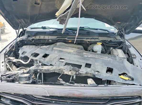 1C6RR7MTXJS138362 2018 RAM 1500 Charcoal Widok wnętrza z tyłu