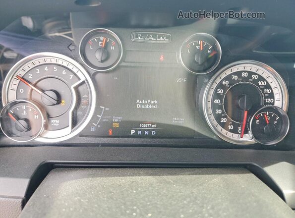 1C6RR7MTXJS138362 2018 RAM 1500 Charcoal Widok zestawu wskaźników