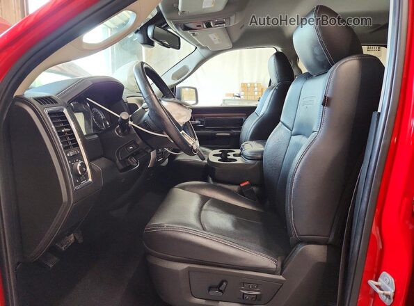 1C6RR7NG0JS318807 2018 RAM 1500 Red Vista interior delantera