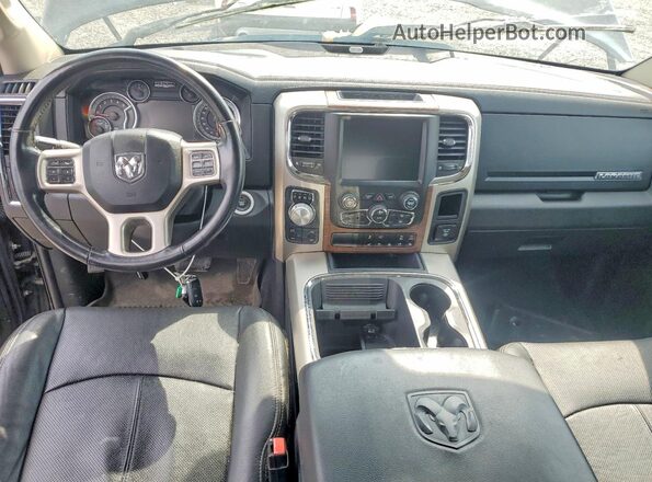 1C6RR7NM3HS877655 2017 RAM 1500 Black Widok deski rozdzielczej