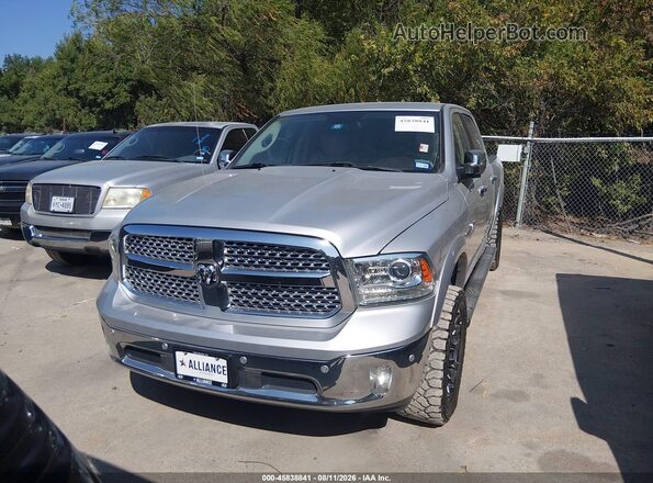 1C6RR7NM3JS254722 2018 RAM 1500 Silver Vista del cuadro de instrumentos
