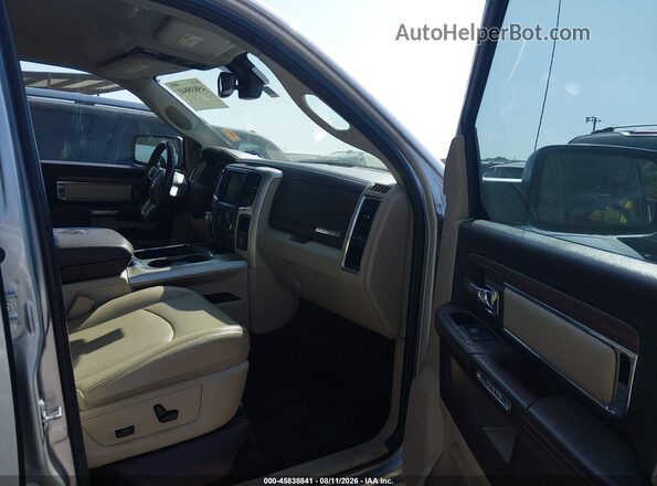 1C6RR7NM3JS254722 2018 RAM 1500 Silver Vista interior delantera