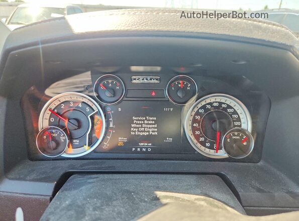 1C6RR7NM3JS257085 2018 RAM 1500 Черный Вид щитка приборов