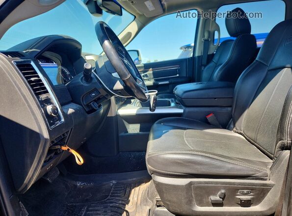 1C6RR7NM3JS257085 2018 RAM 1500 Черный Вид салона спереди