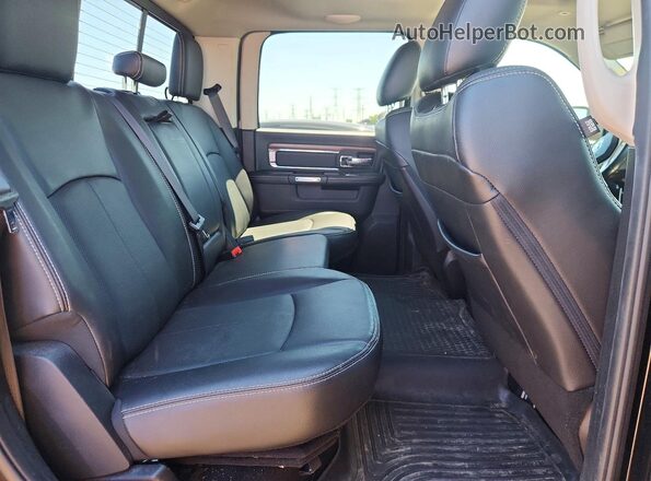 1C6RR7NM3JS257085 2018 RAM 1500 Черный Вид задних сидений