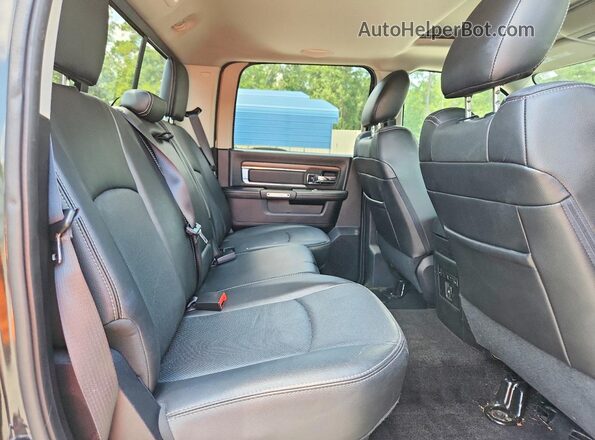 1C6RR7NM6GS218676 2016 RAM 1500 Black Widok tylnych siedzeń