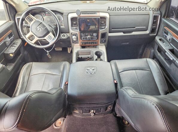 1C6RR7NMXHS873621 2017 RAM 1500 Gray Widok deski rozdzielczej