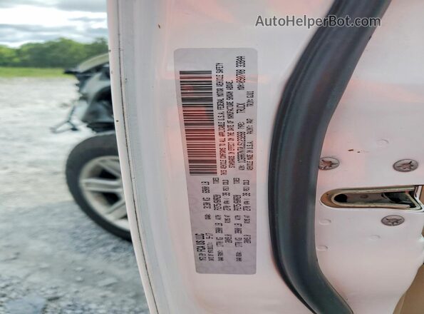 1C6RR7NT0JS123268 2018 RAM 1500 White Շարժիչի բաժամունքի տեսք