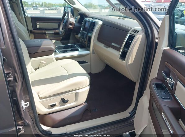 1C6RR7NT2JS162282 2018 RAM 1500 Champagne Widok wnętrza z przodu