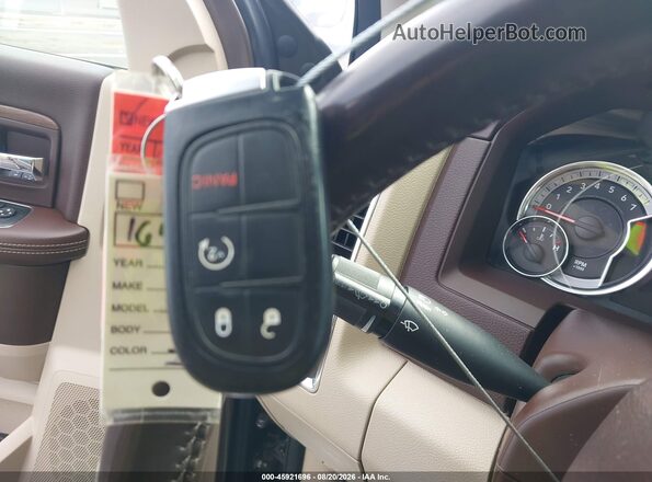 1C6RR7NT2JS162282 2018 RAM 1500 Champagne Widok deski rozdzielczej