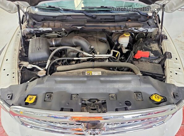 1C6RR7NT3HS554410 2017 RAM 1500 White Widok wnętrza z tyłu