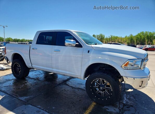 1C6RR7NT5HS518394 2017 RAM 1500 Белый Передняя правая четверть