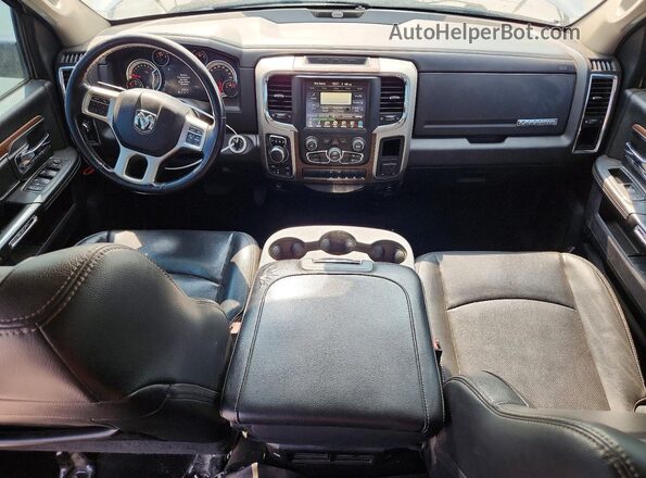 1C6RR7NT7HS678129 2017 RAM 1500 Silver Widok deski rozdzielczej