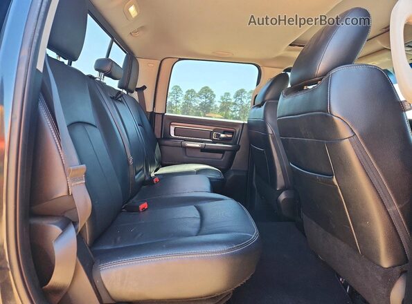 1C6RR7NT7JS160043 2018 RAM 1500 Charcoal Vista de los asientos traseros