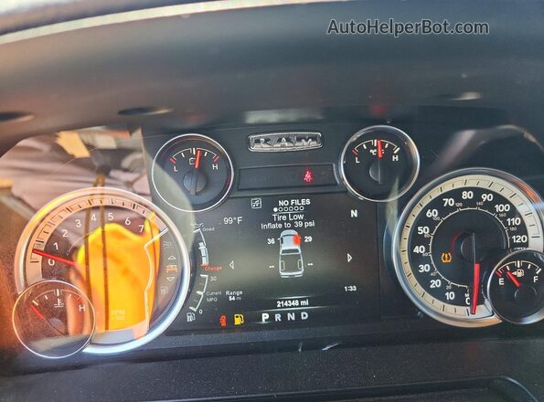 1C6RR7NT7JS160043 2018 RAM 1500 Charcoal Vista del cuadro de instrumentos
