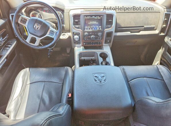 1C6RR7NT7JS160043 2018 RAM 1500 Charcoal Vista del salpicadero