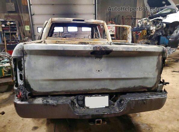 1C6RR7SM9JS314524 2018 RAM 1500 Burn Vista trasera