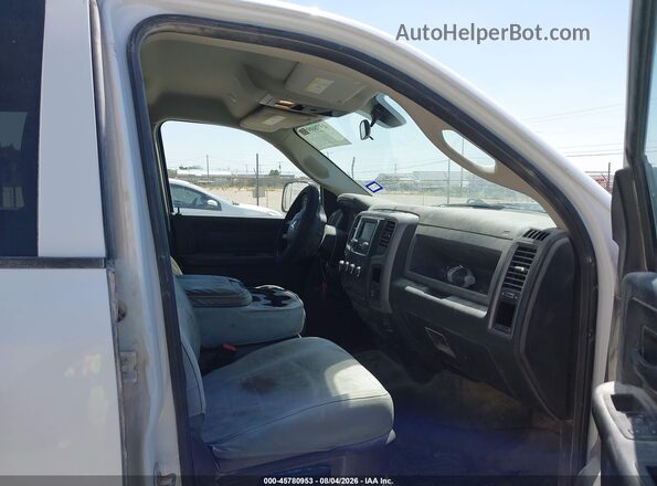 1C6RR7ST2JS350952 2018 RAM 1500 White Вид салону спереду