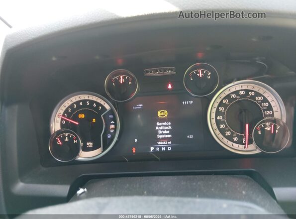 1C6RR7TT0HS688889 2017 RAM 1500 Silver Հետևի նստատեղերի տեսք