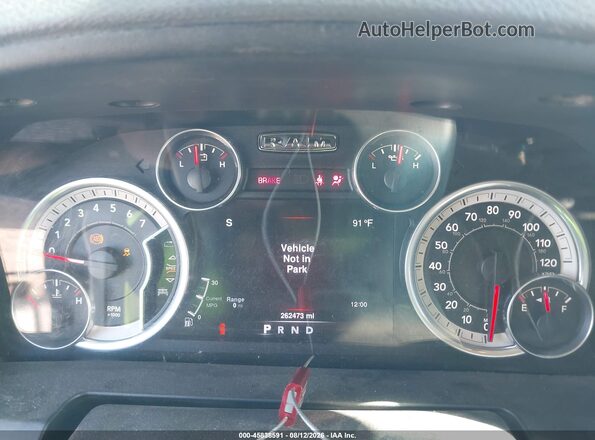 1C6RR7TT2GS283129 2016 RAM 1500 Silver Widok tylnych siedzeń