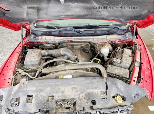 1C6RR7TT2KS576313 2019 RAM 1500 Red Widok wnętrza z tyłu