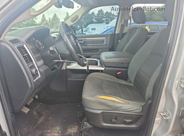 1C6RR7TT3GS104290 2016 RAM 1500 Silver Front interior view