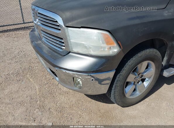 1C6RR7TT6JS126694 2018 RAM 1500 Gray Front view