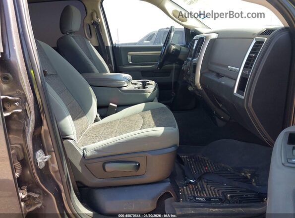 1C6RR7TT6JS126694 2018 RAM 1500 Gray Front interior view