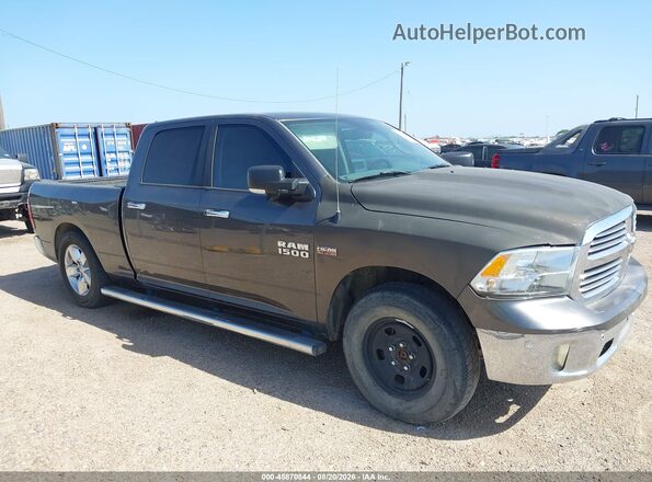 1C6RR7TT6JS126694 2018 RAM 1500 Gray Rear interior view
