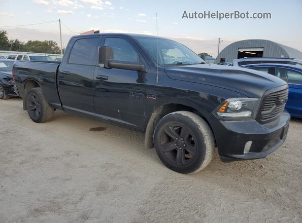 1C6RR7UT3JS197656 2018 RAM 1500 Черный Вид задней части салона