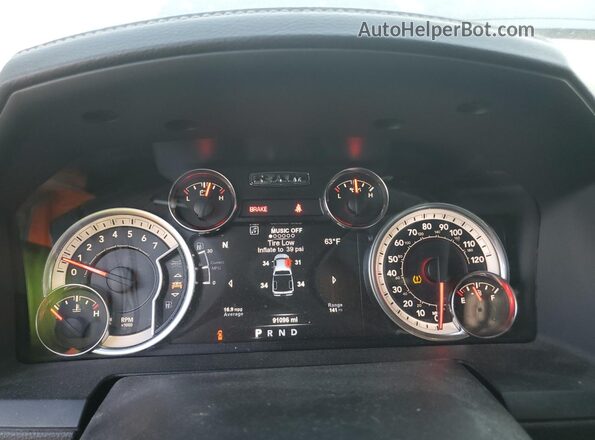 1C6RR7UT3JS197656 2018 RAM 1500 Черный 