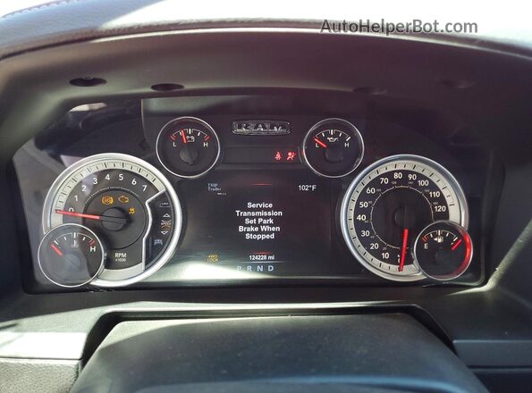 1C6RR7UT7HS788065 2017 RAM 1500 Red ხელსაწყოთა პანელის ხედი