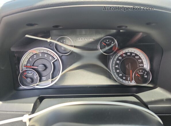 1C6RR7VM1JS292255 2018 RAM 1500 Black Instrument cluster view