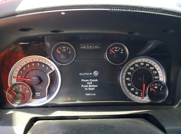 1C6RR7VT4HS815169 2017 RAM 1500 Blue Вид щитка приладів