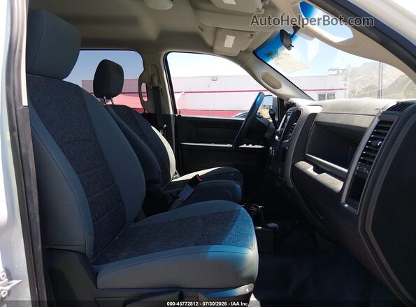 1C6RR7XT2JS315045 2018 RAM 1500 White Front interior view