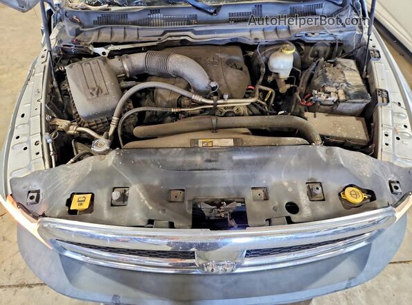 1C6RR7XT3JS187317 2018 RAM 1500 Silver უკანა სალონის ხედი