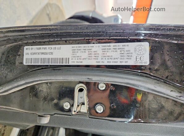 1C6RR7XT9MS551230 2021 RAM 1500 Black ძრავის განყოფილების ხედი