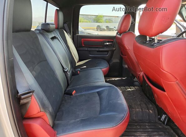 1C6RR7YT0GS106152 2016 RAM 1500 Серебряный Вид задних сидений
