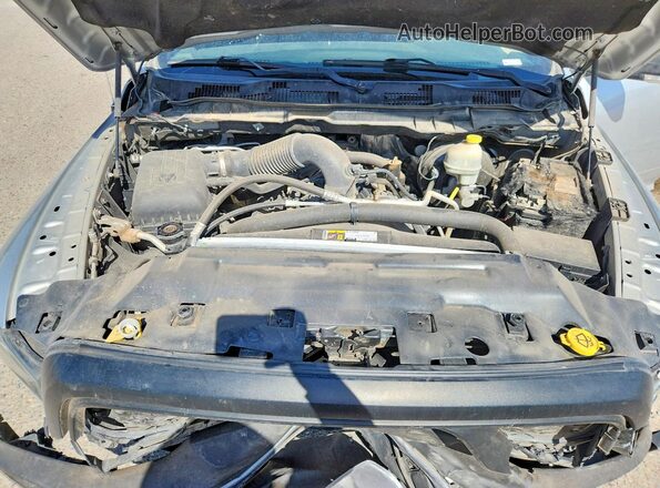 1C6RR7YT0GS106152 2016 RAM 1500 Серебряный Вид задней части салона