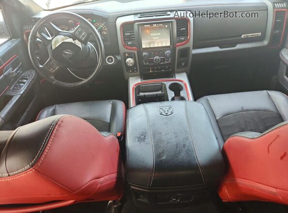 1C6RR7YT2HS588561 2017 RAM 1500 Gray Widok deski rozdzielczej