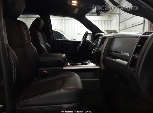 1C6RR7YT8HS830883 2017 RAM 1500 Black Widok wnętrza z przodu