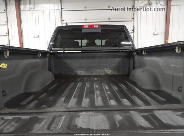 1C6RR7YT8HS830883 2017 RAM 1500 Black 